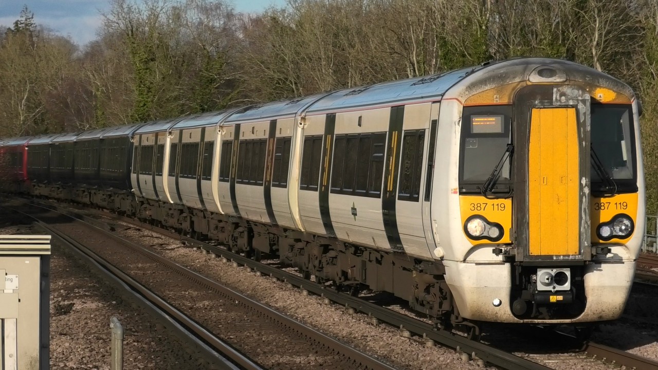 GN White 387119 + GWR Green 387173 + GX Red 387207 Making A Colourful Combo In Sun At Haywards Heath