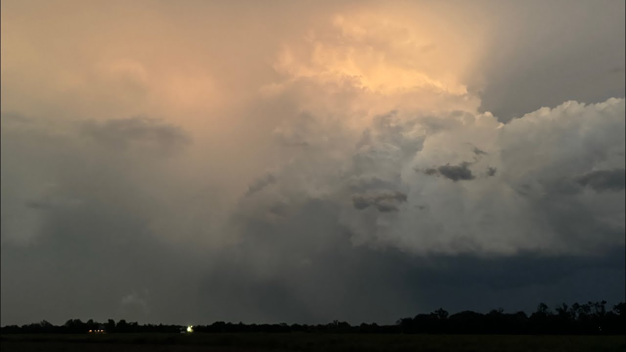 Metro Wichita, Kasnas | Massive Supercell and Lightning across the metro - September 3, 2025 