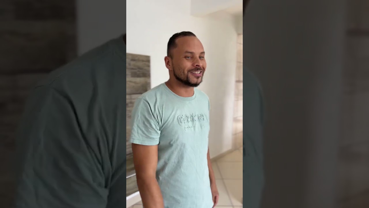 Ele  era preguiçoso, queria viver as custas da mãe até que ela tomou uma atitude