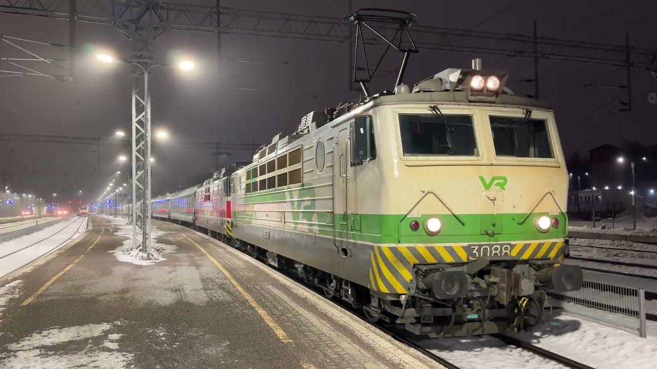 Kolarin y&ouml;juna l&auml;htee Riihim&auml;elt&auml; kohti pohjoista