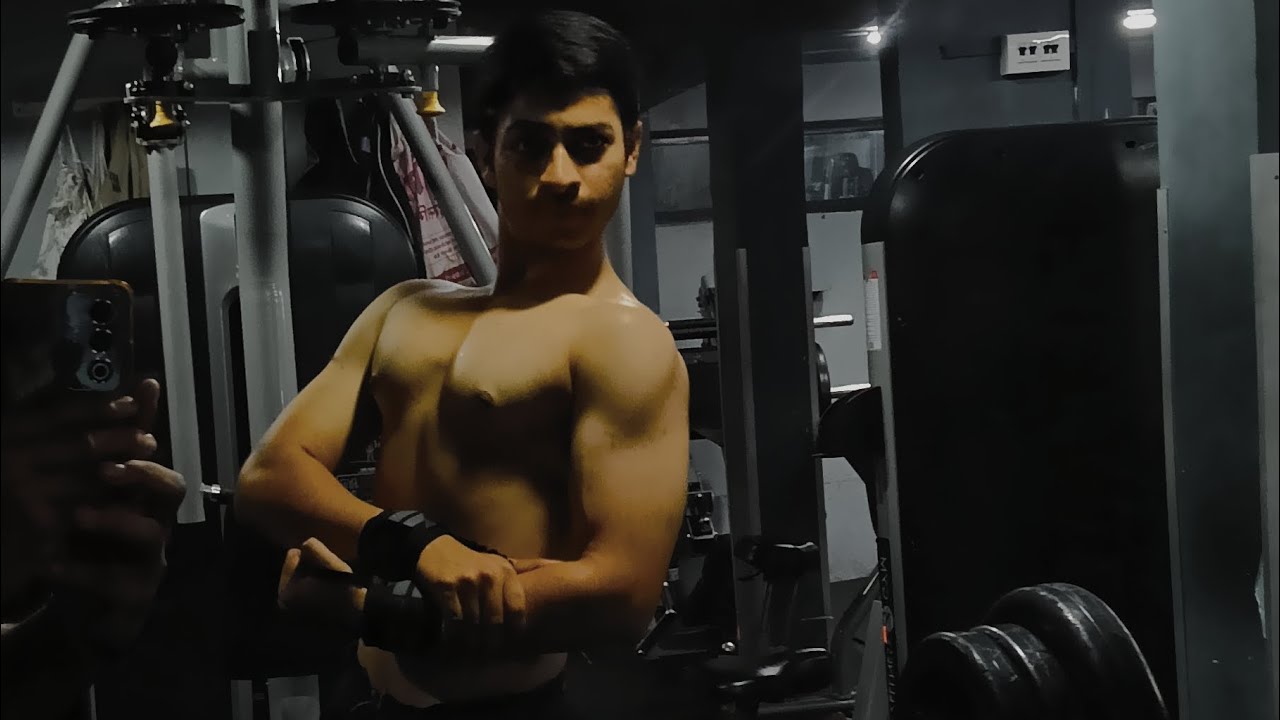 Beach Body Motivation! 🏖️ Pull-Ups Workout in RAK 💪