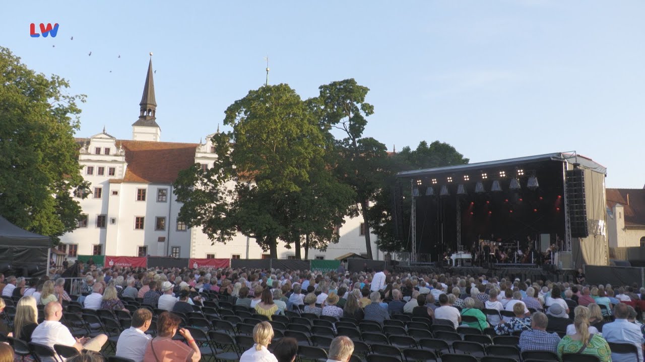 Doberlug-Kirchhain: Schmitt singt Udo Jürgens im Schlosspark - LAUSITZWELLE