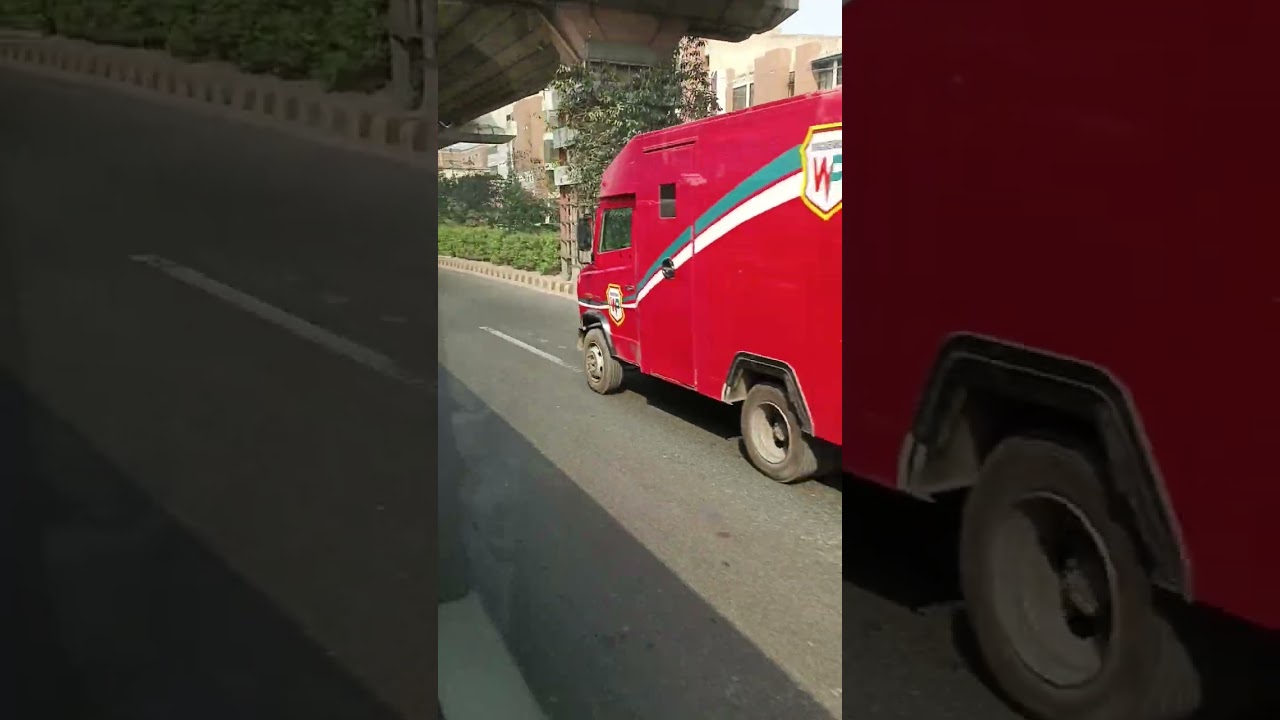 Beautiful Lahore Road under Metro flyover November 12, 2025