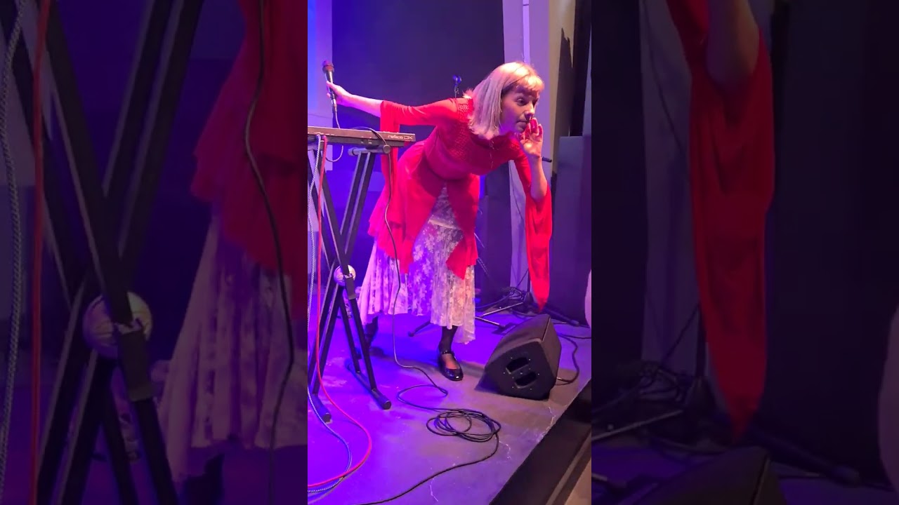 AURORA - live @ Paris Showcase 2024/6/4 - part 2 - To Be Alright, Dreams