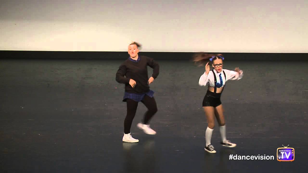 Bills by LunchMoney Lewis - Open Hip Hop Duo with Kateey Hart & Hollie Soltvedt