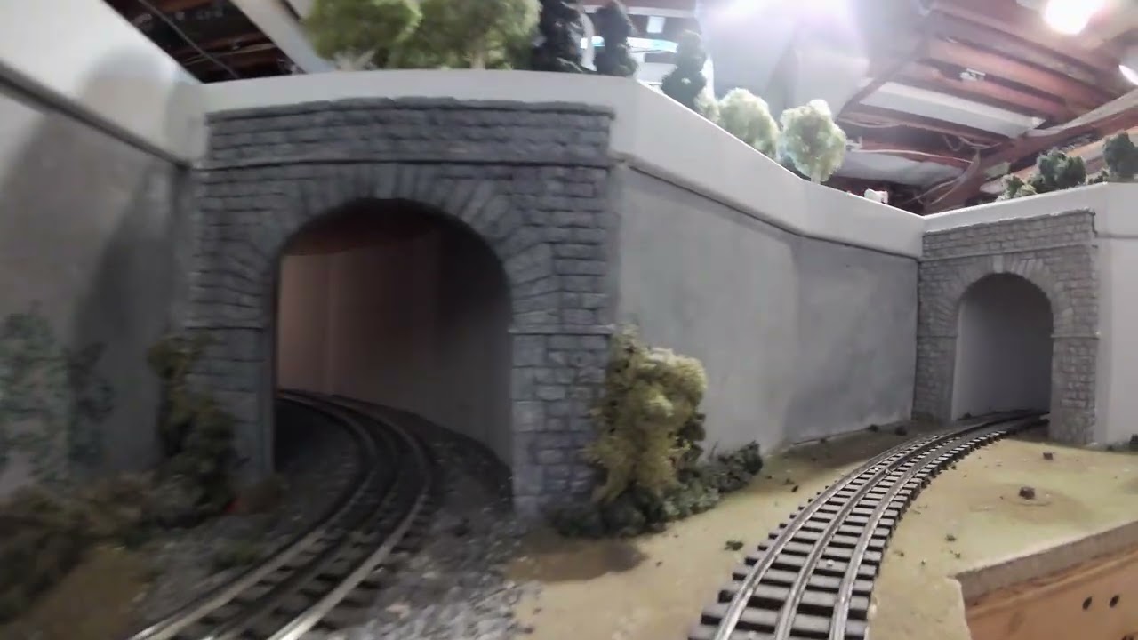 Engineers view of O gauge outside loop from an MTH EP5