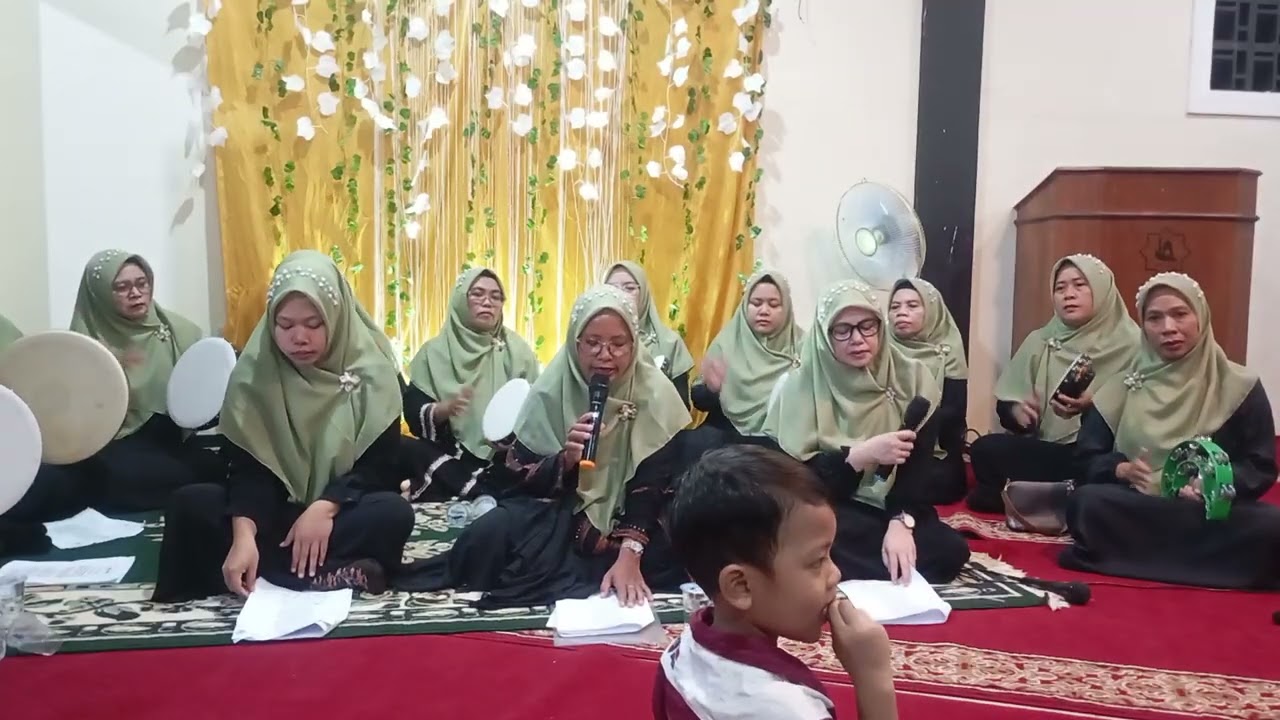 Membawakan lagu madaihuna.. Diacara Isra mi'roj Al-kautsar. 18-01-26