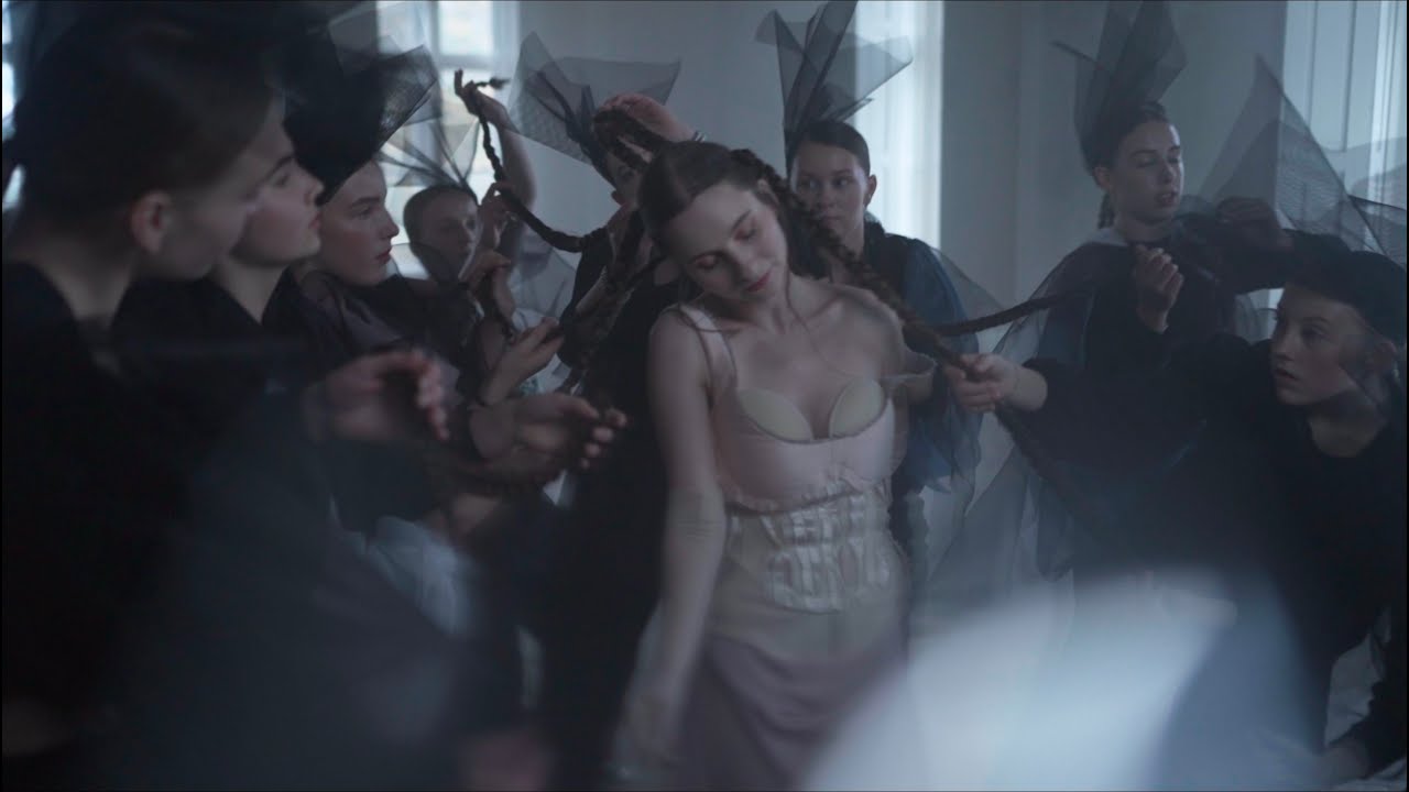 Barbora Mochowa - Harlequin and Columbine feat. STEELS