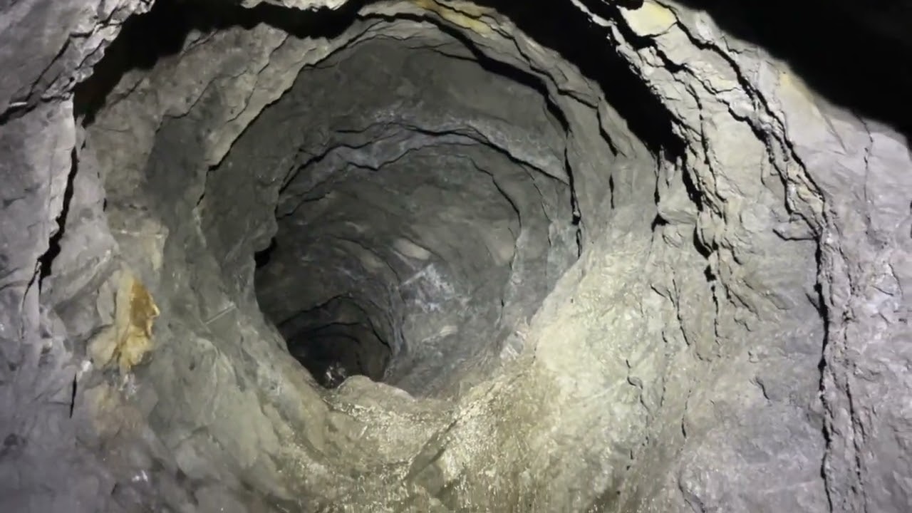 Gaewern slate mine (The car caves)