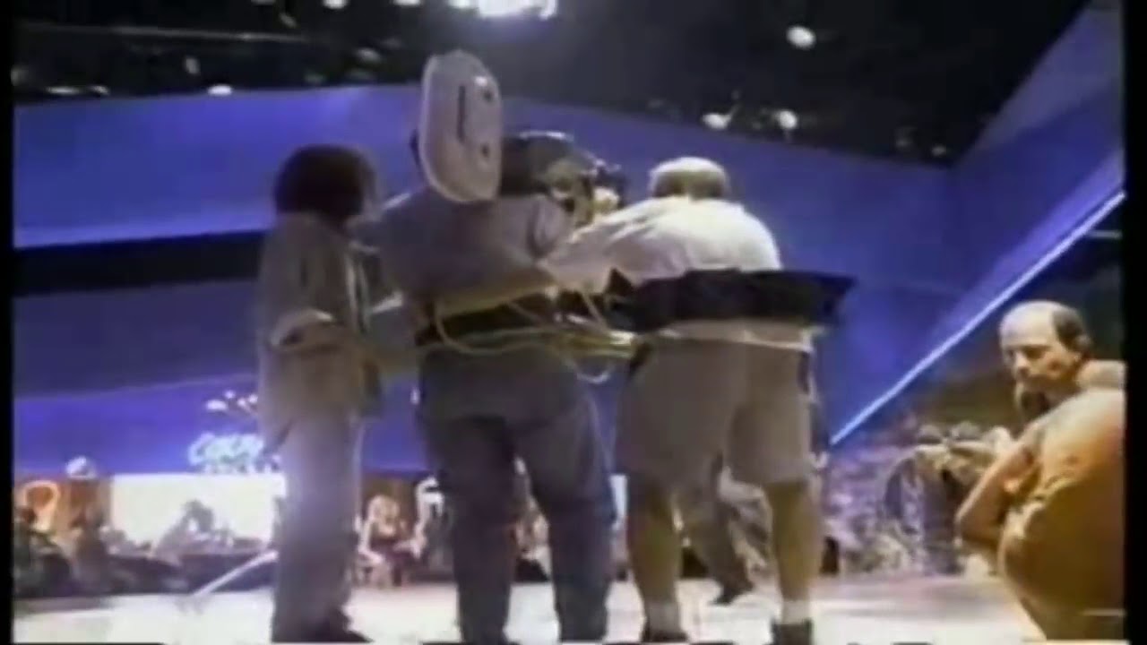 Pulp Fiction (1994) Behind the scenes - Quentin Tarantino Dancing