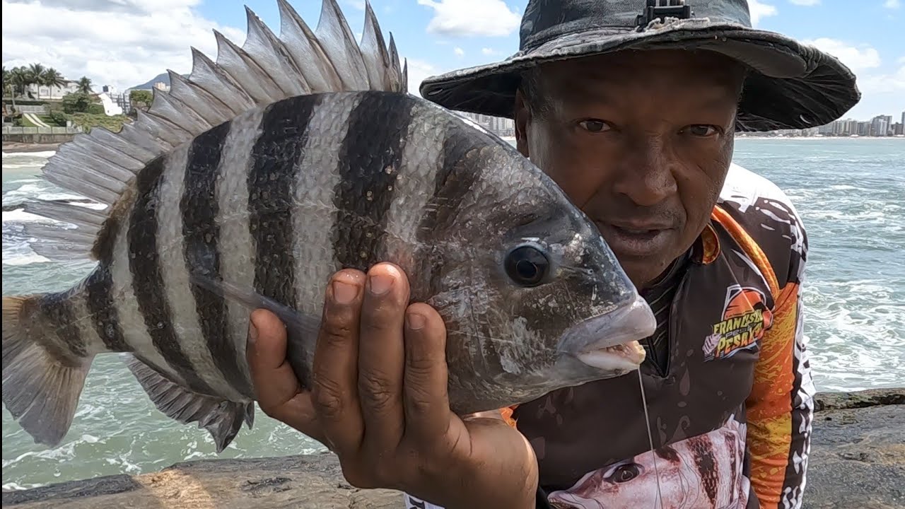 ​FLAGRANTE! O Momento EXATO que o PEIXE ABRIU a BOCA para Atacar a Isca! PESCA DE PRAIA em Guarapari