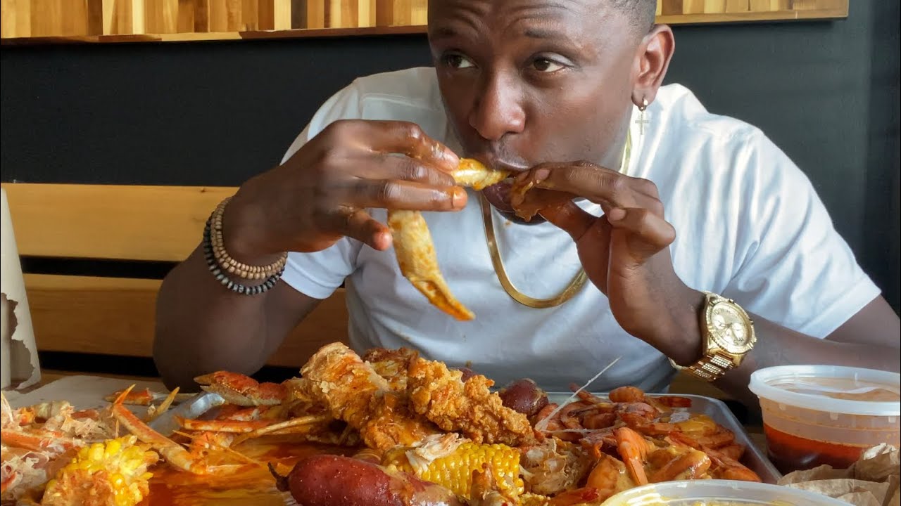 JayWill eats @ Lotus Seafood in Houston Texas 😋🦀