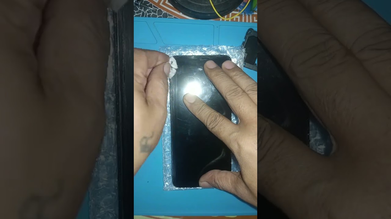 Realme C3 tips how to install LCD screen replacement.