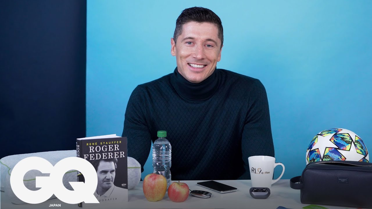 ロベルト・レヴァンドフスキの人生に欠かせない10のアイテム | 10 Essentials | GQ JAPAN