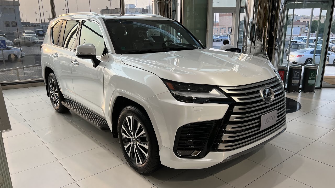 لكزس LX600 2023 الدرجة الاولى 3 صفوف 7 ركاب شاشات خلفية وارد الساير الكويت