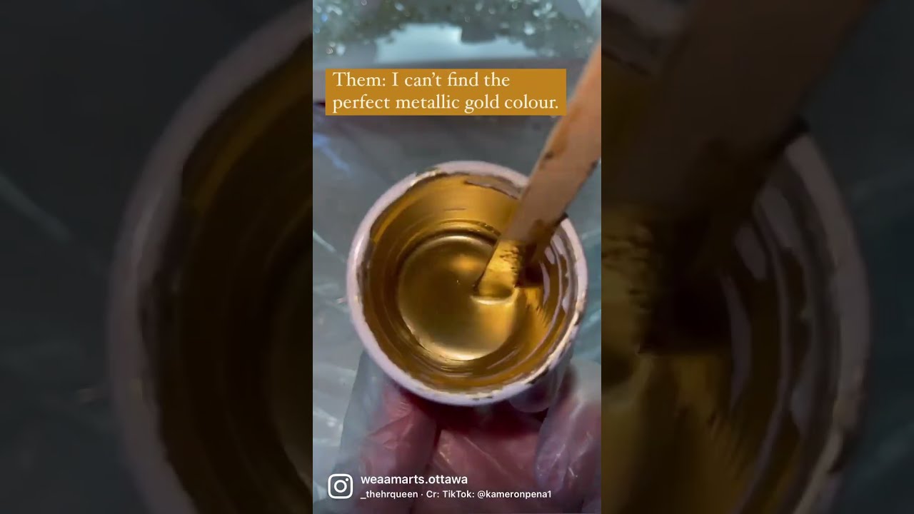 Making Metallic Gold✨Who can relate to this gold struggle? #geoderesinart  #resinart #metallicgold