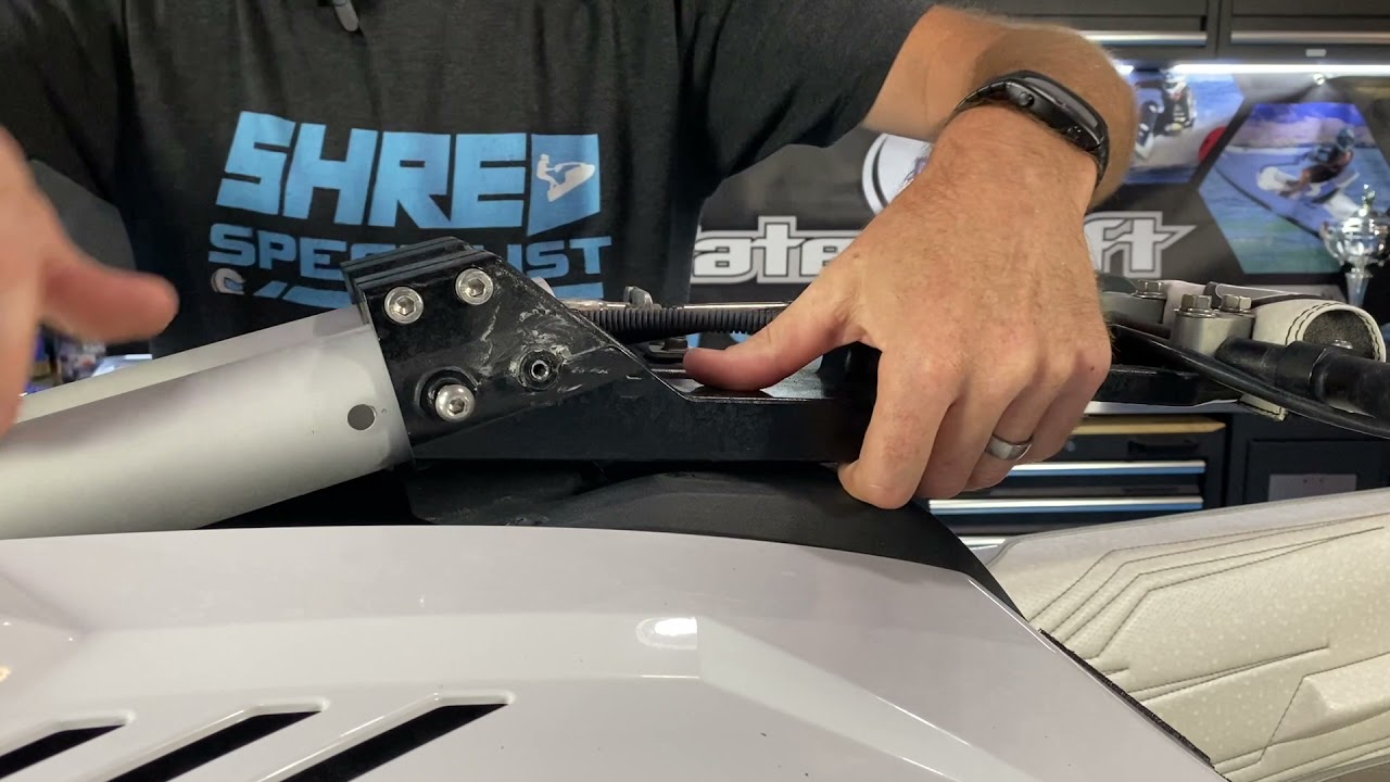 How to adjust the four stroke SuperJet handle pole