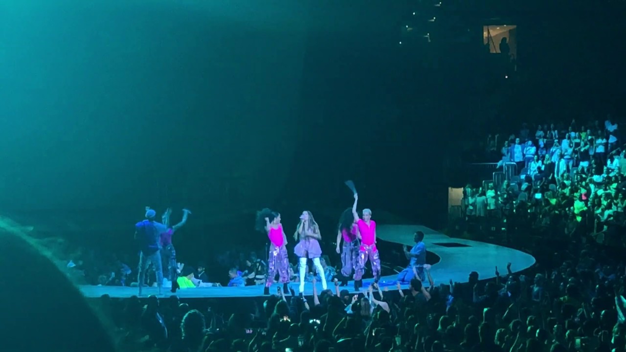 Ariana Grande - Side to Side/Bloodline | Sweetener Tour Atlanta 2019