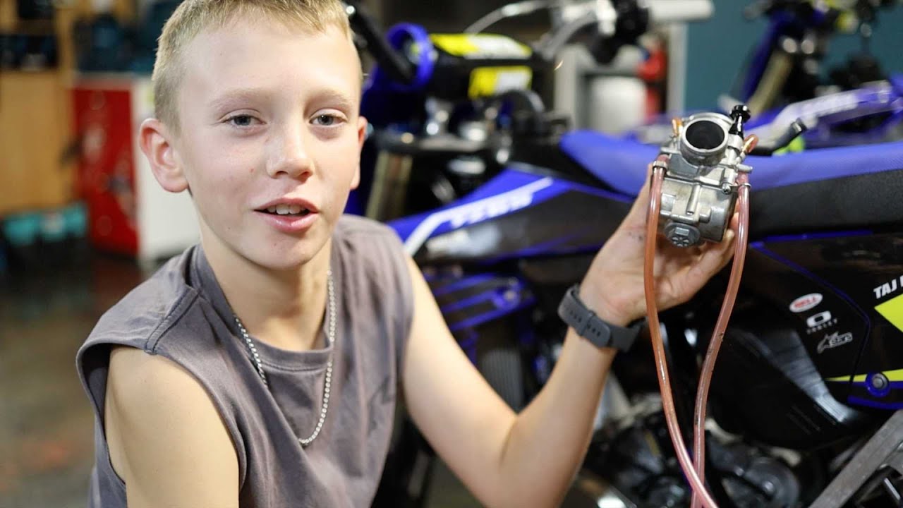 Cleaning Out A 2022 YZ65 Carby