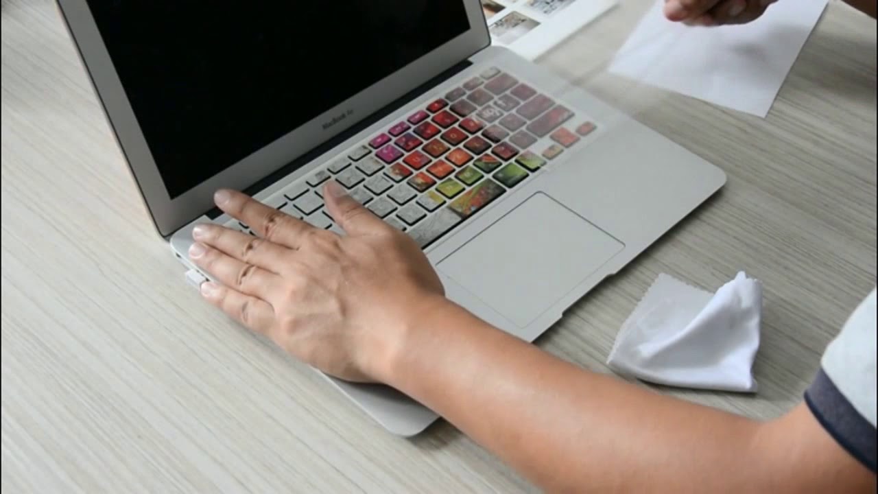 How to: Apply the macbook keyboard laptop sticker