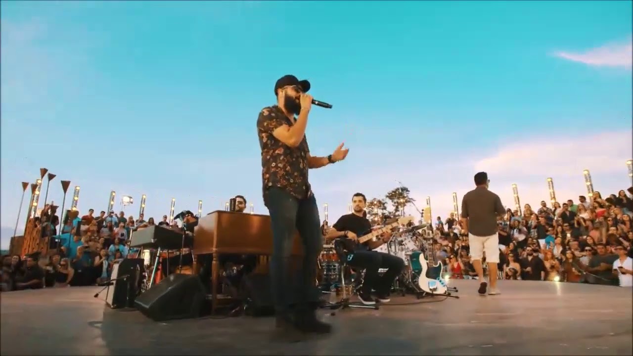 Henrique e Juliano - VAI QUE BEBEREIS - DVD Menos &eacute; Mais