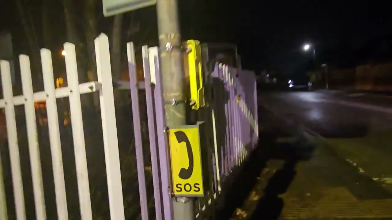 Cookham Level Crossing (TOUR)