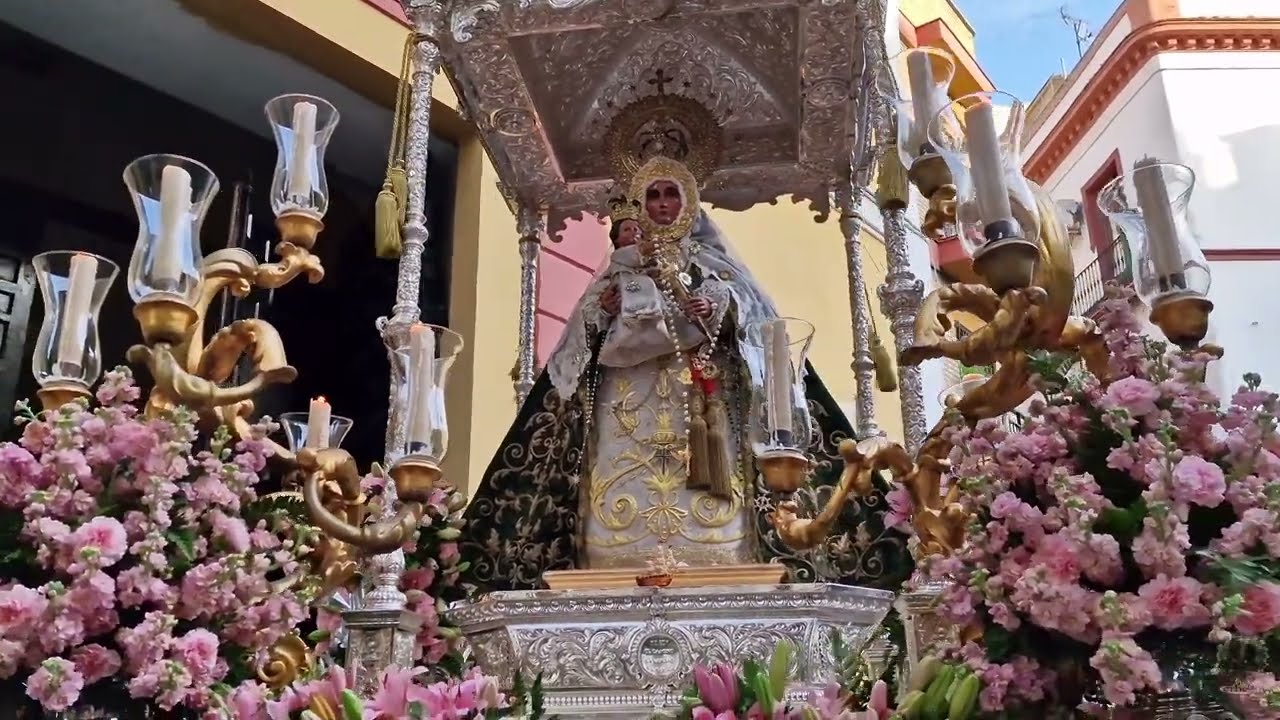 Salida procesional de la Virgen del Mar