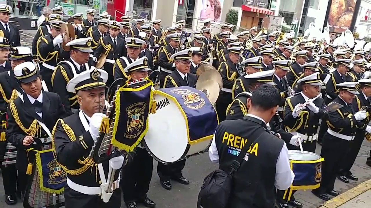 Marinera De Los Mares por Banda musical Marina Guerra Perú