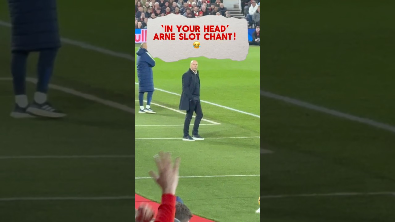 &ldquo;WE&rsquo;RE IN YOUR HEAD!&rdquo; Forest fans CHANT at Arne Slot! 😂