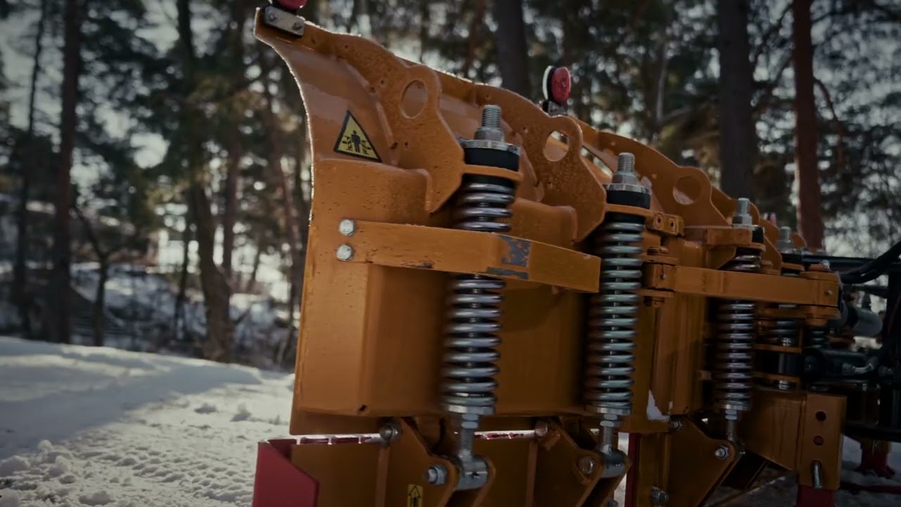 Wille 475Δ Special Edition: snow plowing in action