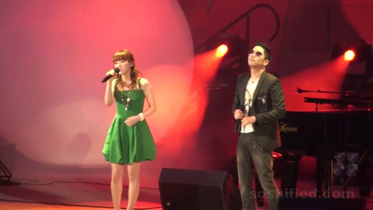 [HD] SNSD Tae Yeon and Lee Juk - 2009 Korean Music Festival @ Hollywood Bowl