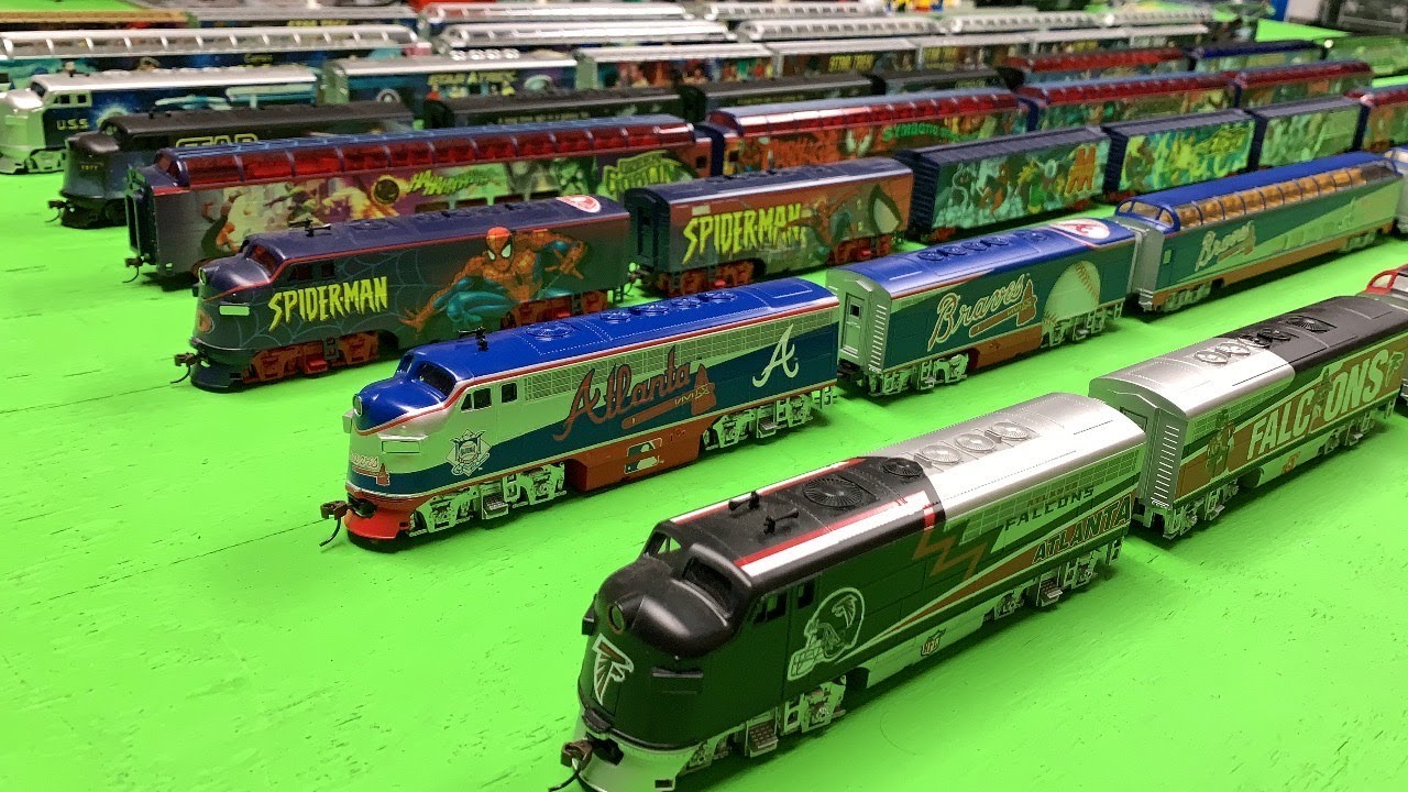 POP CULTURE TRAINS - My Hawthorne Village Bradford Exchange Bachmann Trains Collection