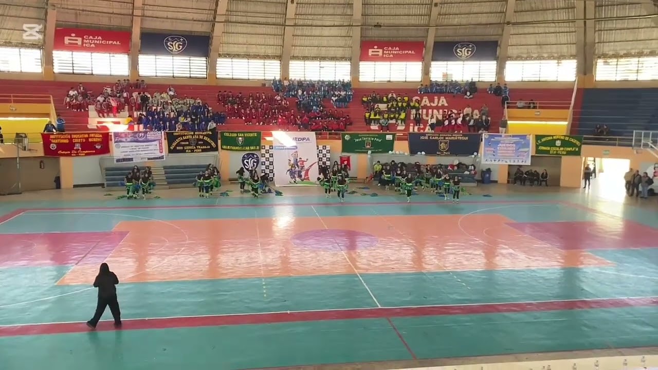Gimnasia rítmica con pompones y bastones COLEGIO SAN VICENTE ICA