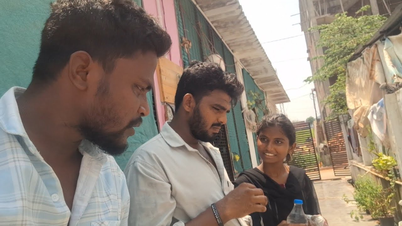 సమస్యలో చిక్కుకొని అసలు ఏం చేయాలో అర్థం కావట్లేదు..❓ఆ దేవుడే దారి చూపియ్యాలి మరి....