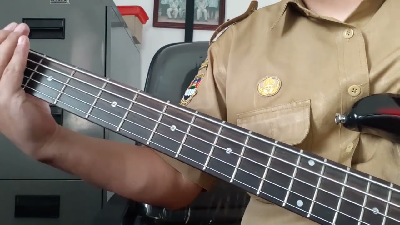 Bad of roses bass cover kades