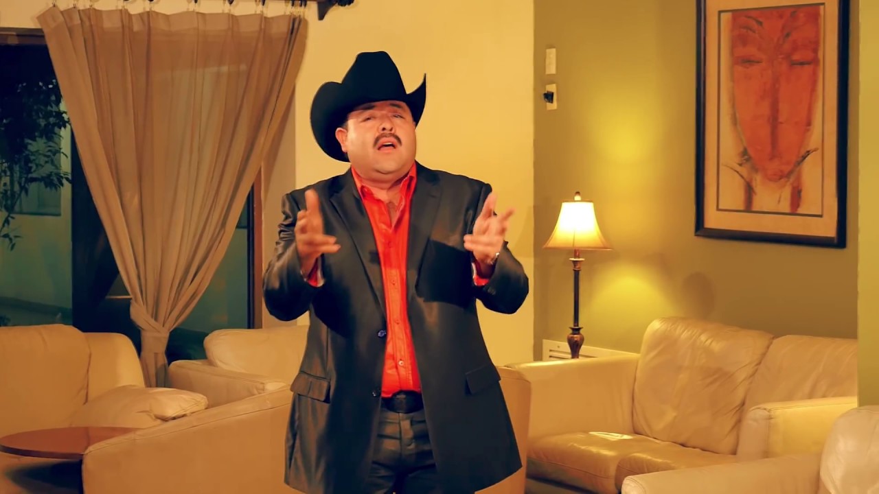 Cornelio Vega & Su Dinastia - Adicto A Ti (Video Oficial) (2015) - 