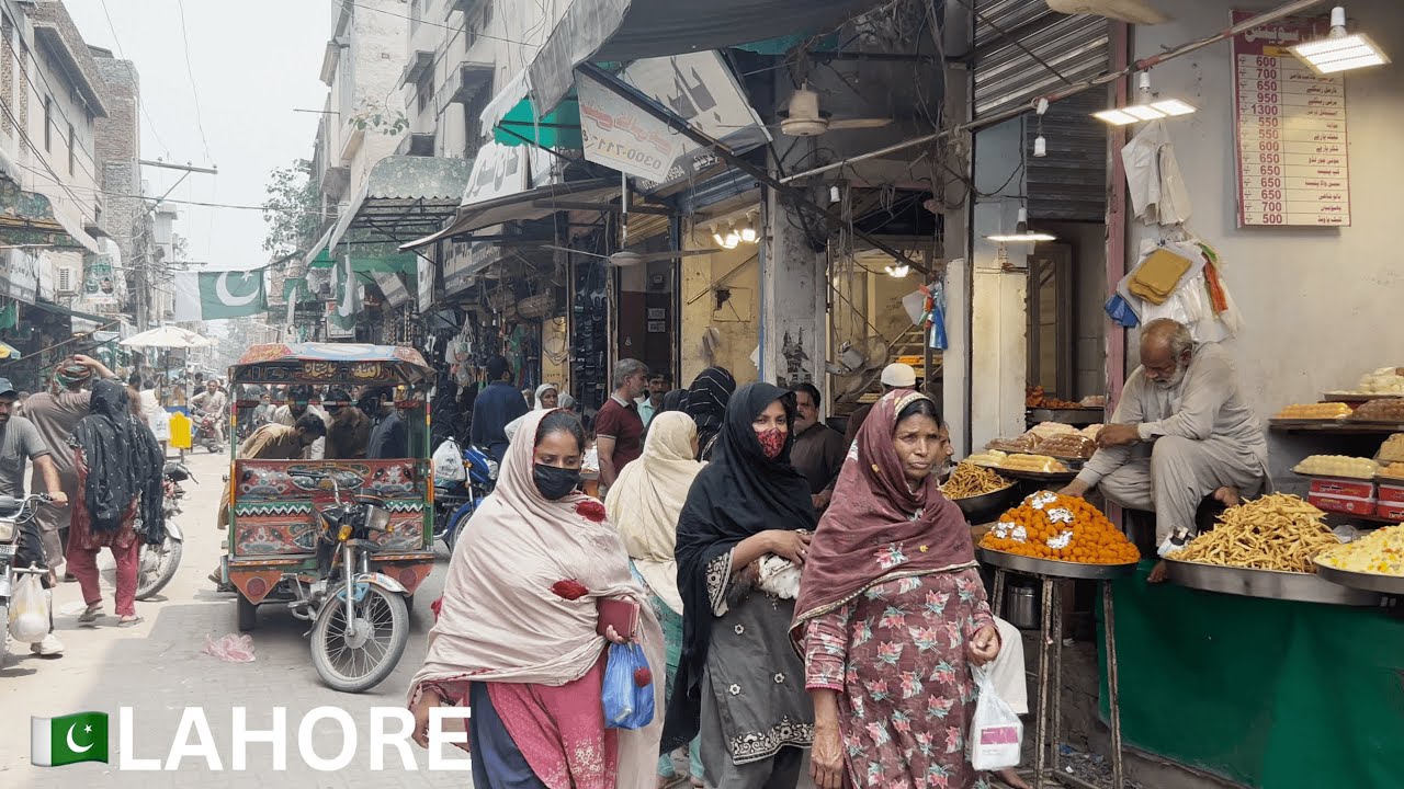 🇵🇰 Pakistan: Lahore, Street Market Tour | Evening Walk -4K 60 FPS