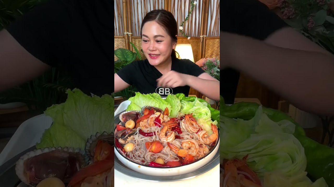 ตำซั้วกุ้งสุกใส่หมูยอ หอยแครงยักษ์ น้ำตำนัวมาก