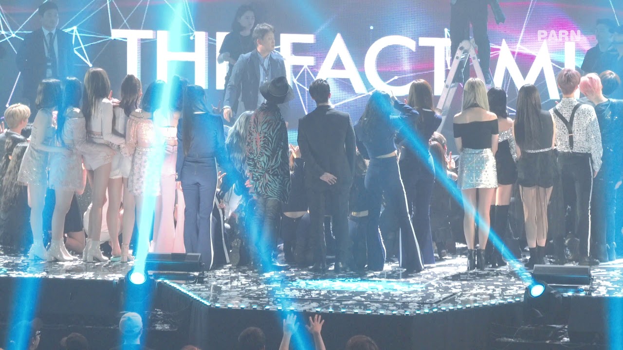 190424 트와이스(TWICE)  THE FACT MUSIC AWARDS - ENDING 단체 사진 촬영