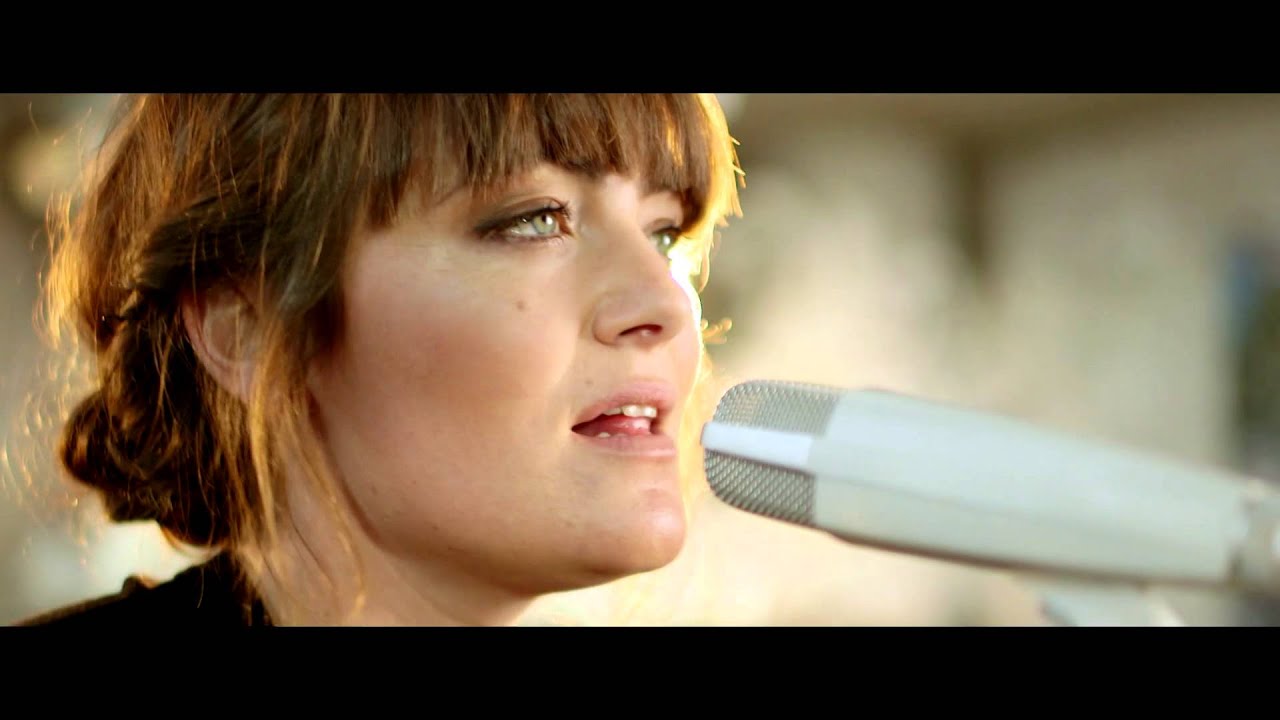 Angus & Julia Stone - A Heartbreak (Live Acoustic)
