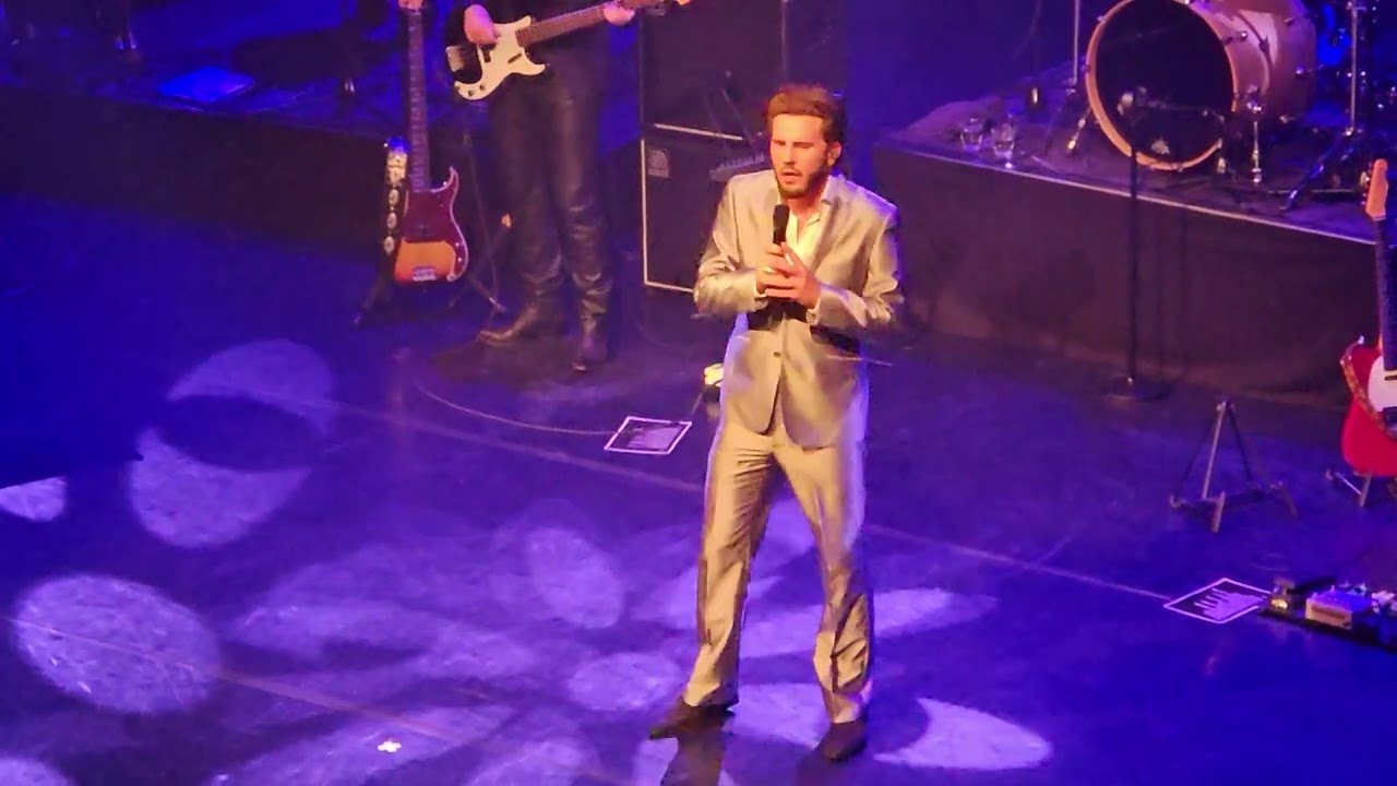 Bouke rocks Elvis, My boy. Kunstlinie Almere  30-06-2023