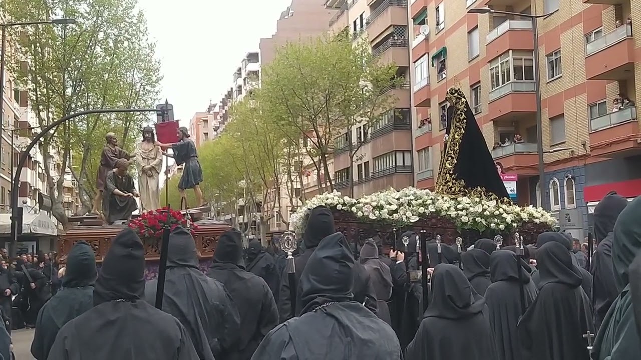 Las reverencias a la Virgen de la SOLEDAD