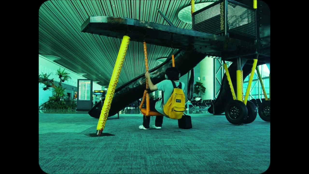 I left my luggage at the airport...