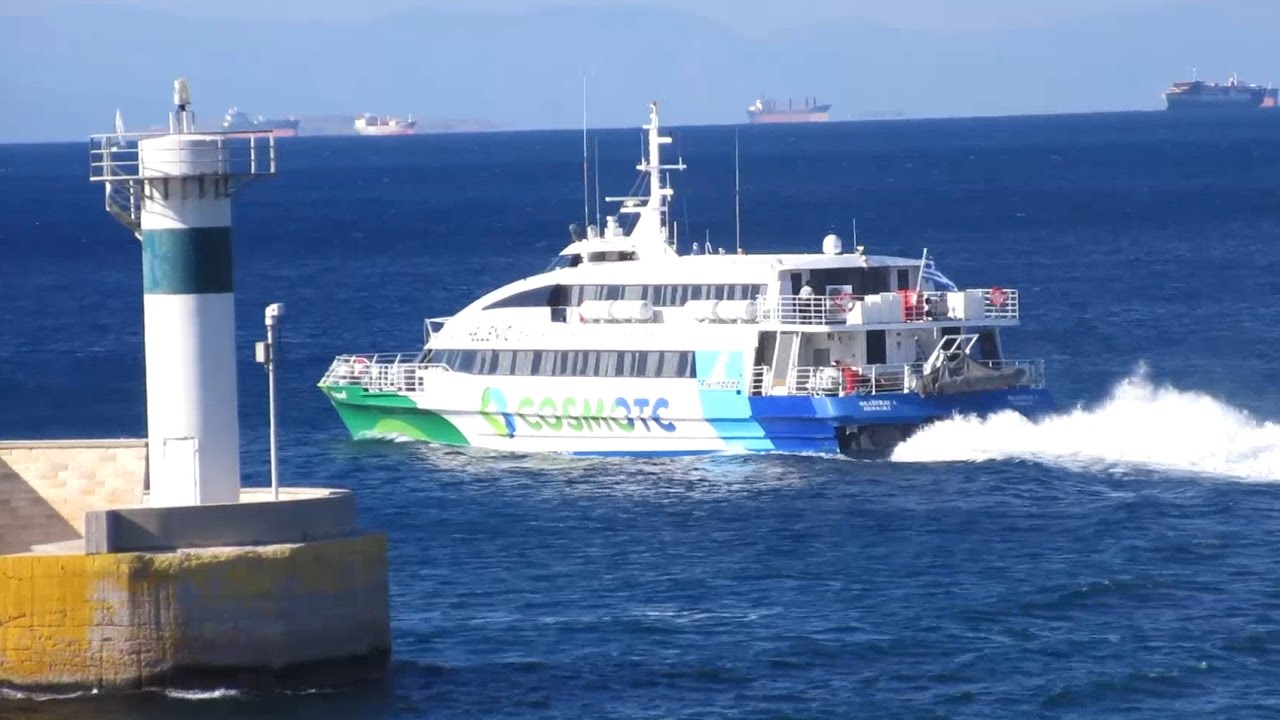 Flyingcat 6 & Fhivos - &Pi;&rho;&omega;&iota;&nu;ή &alpha;&nu;&alpha;&chi;ώ&rho;&eta;&sigma;&eta; &alpha;&pi;ό &Pi;&epsilon;&iota;&rho;&alpha;&iota;ά ( Morning departure from Piraeus)
