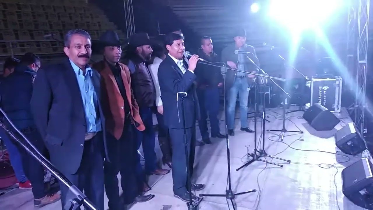 Alex Galv&aacute;n - Maestro de Ceremonias y Conductor de Eventos
