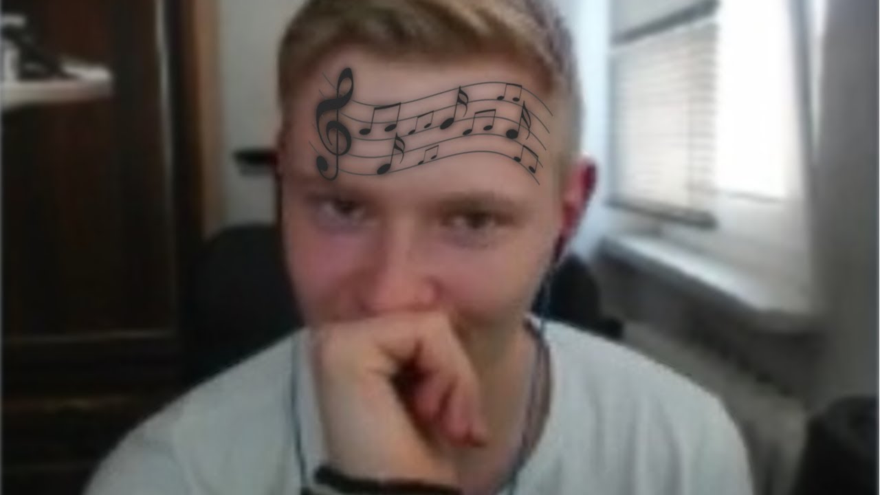 ZNANY JUTUBER GRA NA PIANINIE???