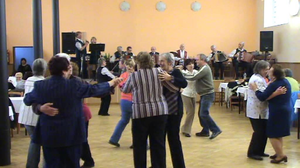 Plzenští heligonkáři s agenturou Gardes na oslavě MDŽ 2013
