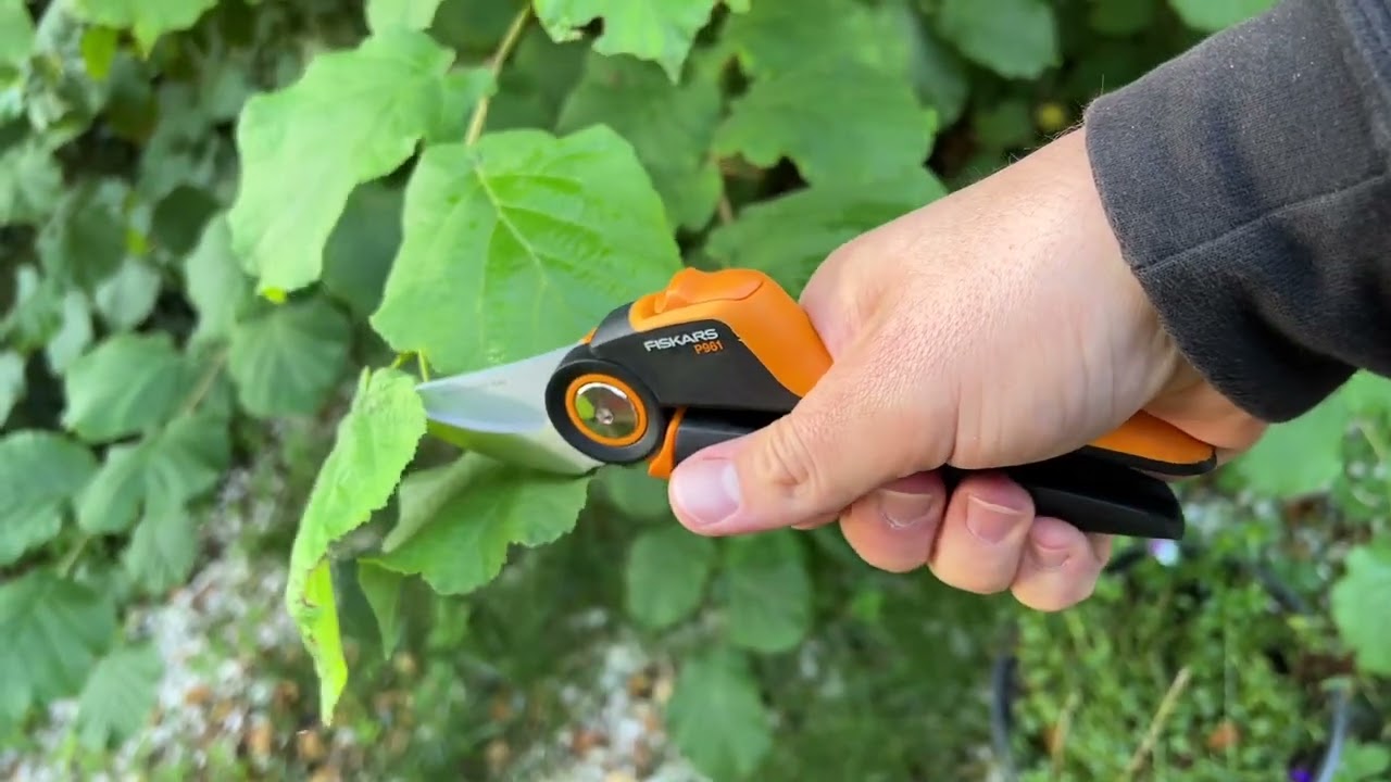 Fiskars P961 1057175 Xseries Pruner Bypass, Black/Orange Unboxing and instructions