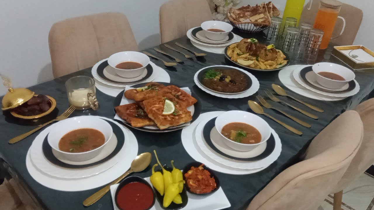 طاولة الحادي عشر من شهر 😍رمضان المبارك 🌛