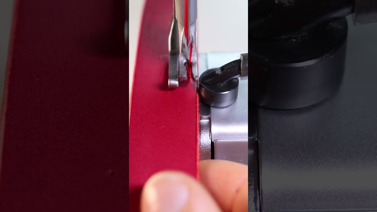 Surpiq&ucirc;re d'une lani&egrave;re en collet. #artisan #satisfying #shorts #hephlam #creative #leathercraft